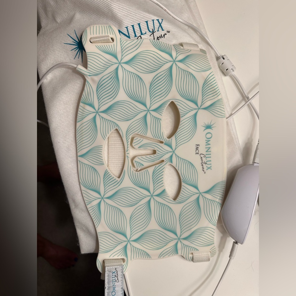Omnilux Contour
